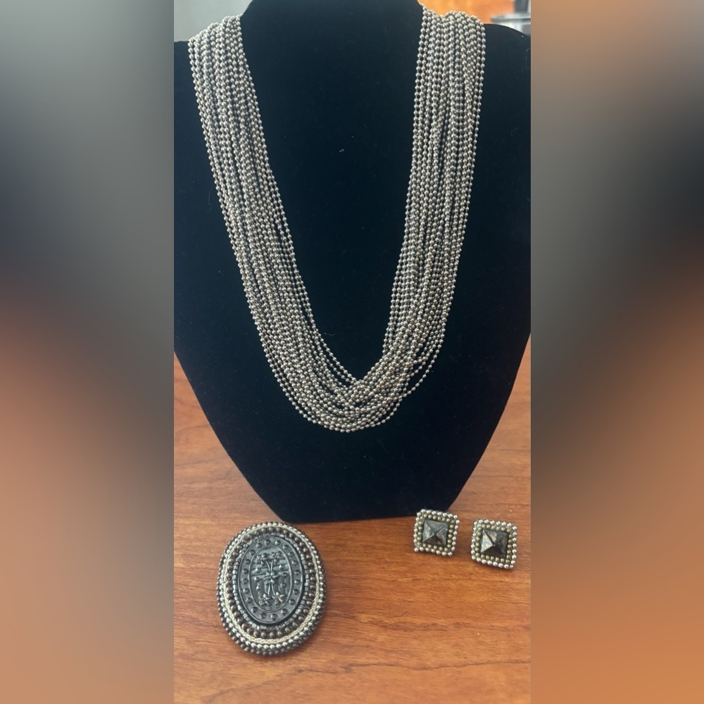 Elegant Silver Beaded Necklace Set